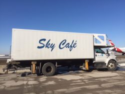 Le personnel de cuisine de Sky Café adhère à l’AIM