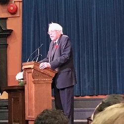 Sénateur Bernie Sanders à Toronto: « la santé publique est un droit de la personne! »