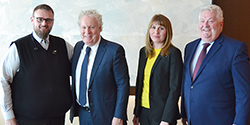 The Machinists ' union meets the AIAC and Jean Charest - The future of the aerospace industry in Canada is in the hands of Ottawa