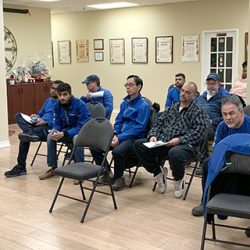 Les membres de la section locale 235 chez Mettler Toledo à Toronto ratifient une nouvelle convention collective lors d'un vote hybride