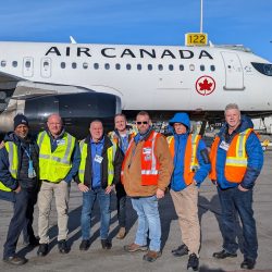 Les dirigeants de l’IAM rencontrent les membres d’Air Canada à Pearson
